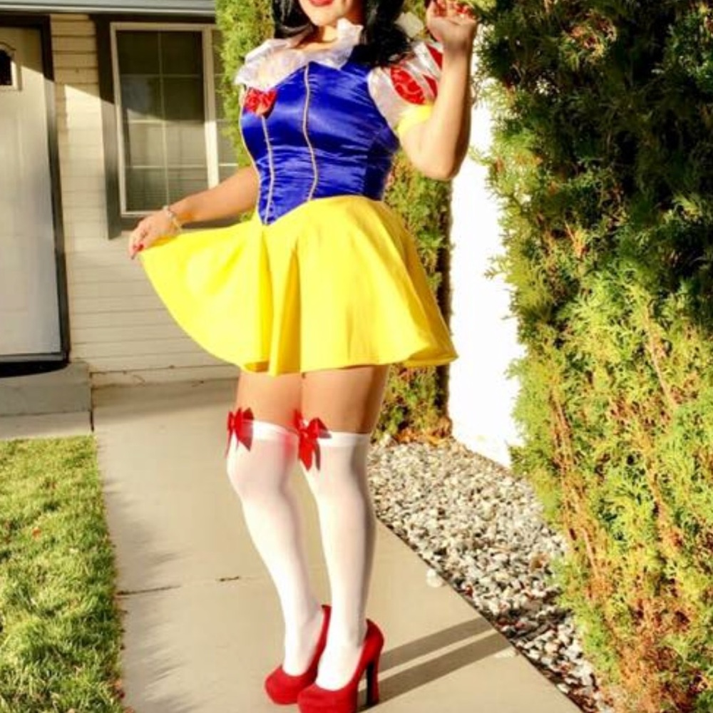 Snow white costume